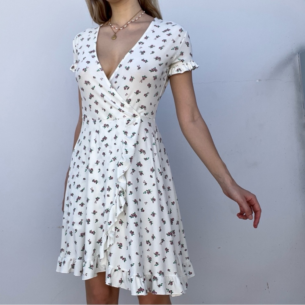 Vintage floral v-neck dress, Faded Rose brand, comfortable soft mini dress